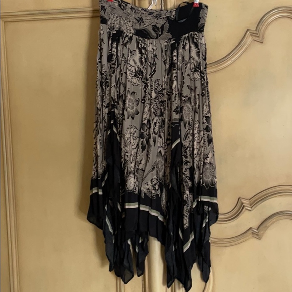 FREE PEOPLE ✨ Skirt size Medium